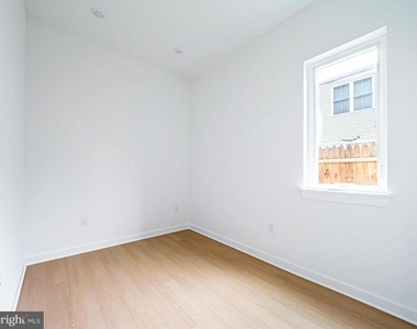 2403-2407 W Thompson Street - Photo Thumbnail 5