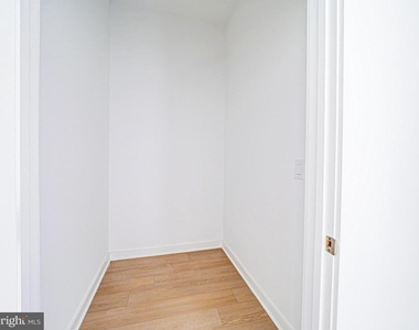 2403-2407 W Thompson Street - Photo Thumbnail 4