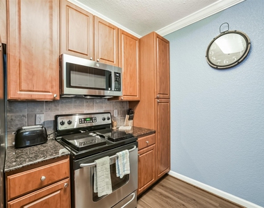 1711 Old Spanish Trail - Photo Thumbnail 7