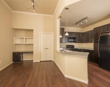 11821 Cypress Corner Lane - Photo Thumbnail 3