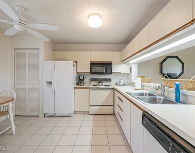 5975 Bloomfield Circle - Photo Thumbnail 6
