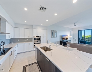 1115 Central Avenue - Photo Thumbnail 4