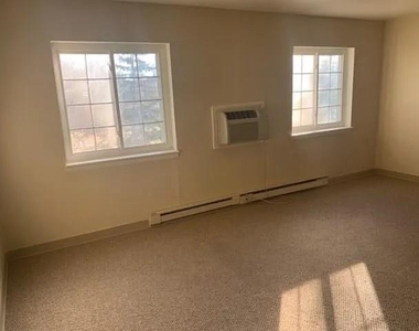 1109 E North Street - Photo Thumbnail 7