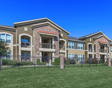 332 Independence Drive - Photo Thumbnail 2