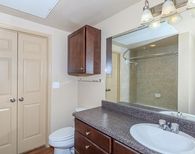 332 Independence Drive - Photo Thumbnail 9