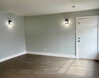 1125 Ann Street - Photo Thumbnail 12