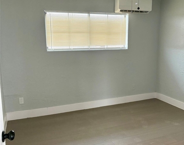 1125 Ann Street - Photo Thumbnail 2
