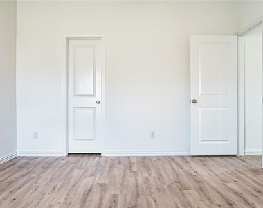 3358 Avary River Lane - Photo Thumbnail 8