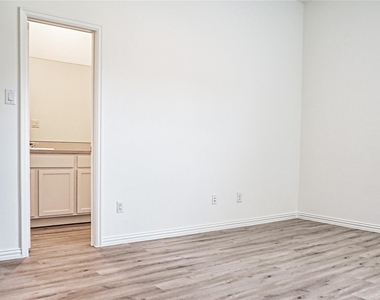 3358 Avary River Lane - Photo Thumbnail 9