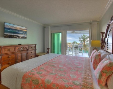 1230 Gulf Boulevard - Photo Thumbnail 10