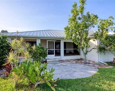 2500 Rio Lisbo Court - Photo Thumbnail 18