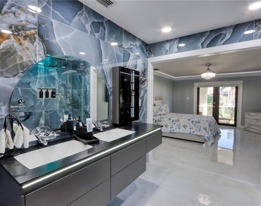 2500 Rio Lisbo Court - Photo Thumbnail 6