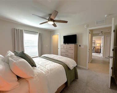14241 Heritage Landing Boulevard - Photo Thumbnail 10