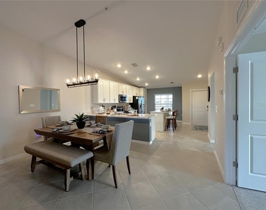 14241 Heritage Landing Boulevard - Photo Thumbnail 1