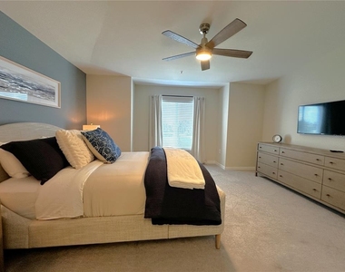 14241 Heritage Landing Boulevard - Photo Thumbnail 6