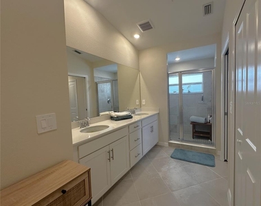 14241 Heritage Landing Boulevard - Photo Thumbnail 8