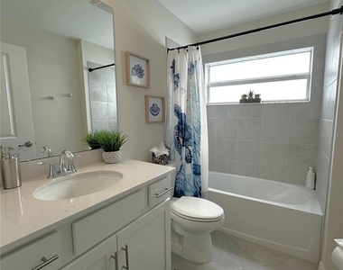 14241 Heritage Landing Boulevard - Photo Thumbnail 11
