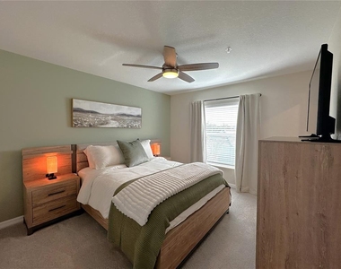 14241 Heritage Landing Boulevard - Photo Thumbnail 9