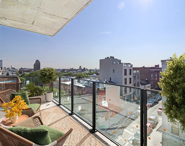 228 Berry Street - Photo Thumbnail 4