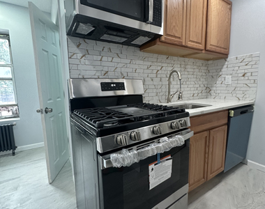 585 Knickerbocker Avenue - Photo Thumbnail 2