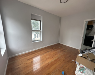 585 Knickerbocker Avenue - Photo Thumbnail 4