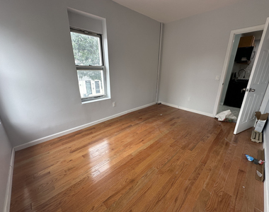585 Knickerbocker Avenue - Photo Thumbnail 3