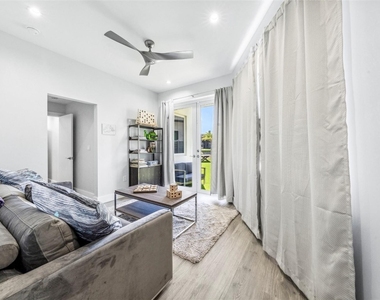2523 Castilla Isle - Photo Thumbnail 23