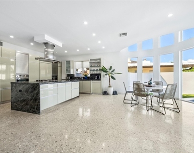 2523 Castilla Isle - Photo Thumbnail 12