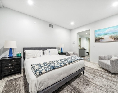 2523 Castilla Isle - Photo Thumbnail 19