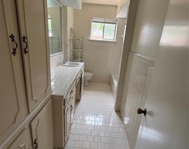 8620 Baltimore Drive - Photo Thumbnail 10
