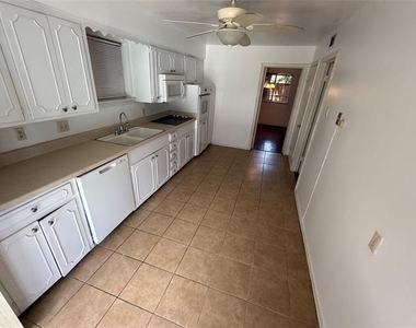 8620 Baltimore Drive - Photo Thumbnail 4