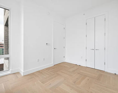 526 Baltic Street - Photo Thumbnail 7