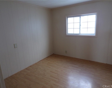 12710 3rd Street - Photo Thumbnail 4