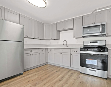 649 W 92nd Street - Photo Thumbnail 4