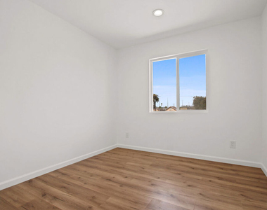 649 W 92nd Street - Photo Thumbnail 32