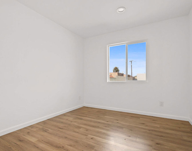649 W 92nd Street - Photo Thumbnail 18