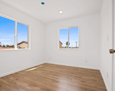 649 W 92nd Street - Photo Thumbnail 25