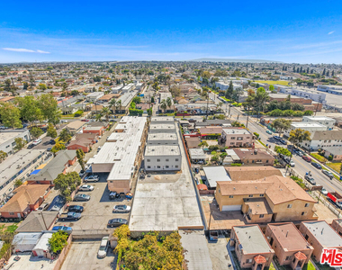 649 W 92nd Street - Photo Thumbnail 12