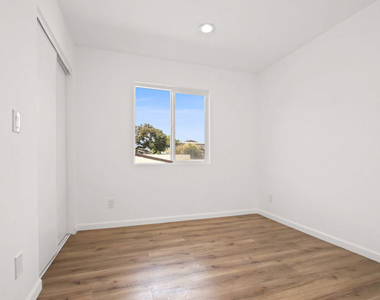 649 W 92nd Street - Photo Thumbnail 20