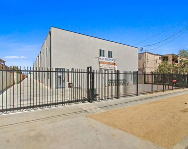 649 W 92nd Street - Photo Thumbnail 17