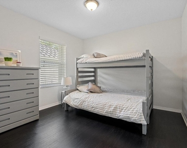 1871 Corsica Drive - Photo Thumbnail 31