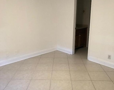 21911 Lake Forest Circle - Photo Thumbnail 10
