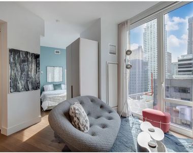 East 44th Street - Photo Thumbnail 3
