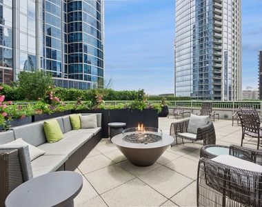 1201 S Prairie Avenue - Photo Thumbnail 11