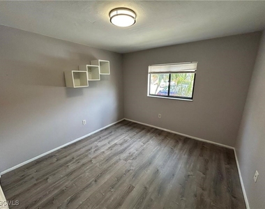 2690 Park Windsor Drive - Photo Thumbnail 3