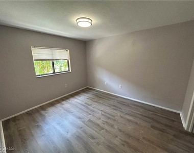 2690 Park Windsor Drive - Photo Thumbnail 6