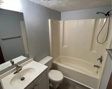 2690 Park Windsor Drive - Photo Thumbnail 7