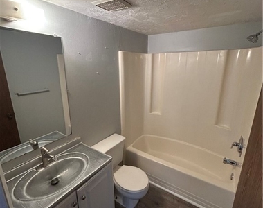 2690 Park Windsor Drive - Photo Thumbnail 11