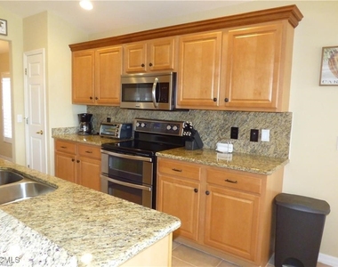 10053 Majestic Avenue - Photo Thumbnail 3
