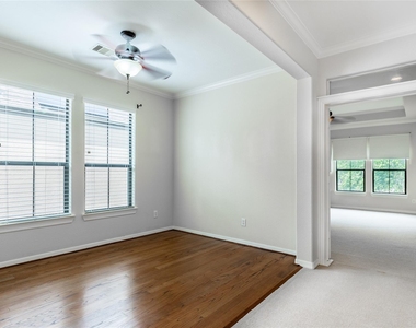 2923 Royal Oaks Crest - Photo Thumbnail 14